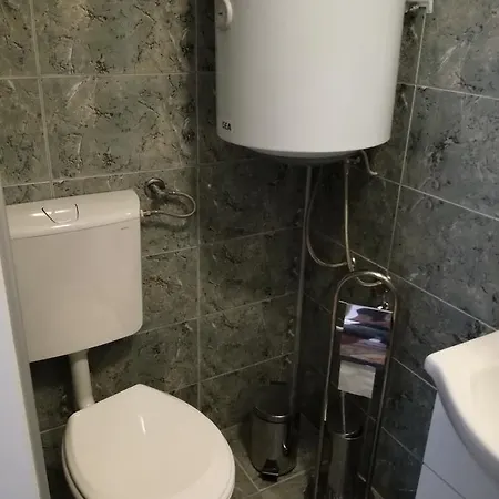 Inn Tri Sesira Ljubovija