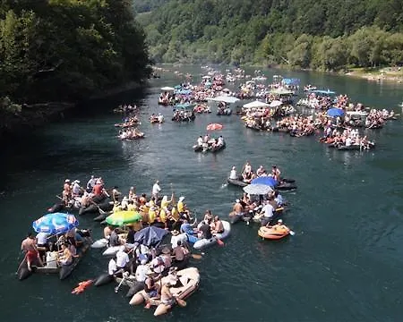 Tri Sesira 4* Ljubovija
