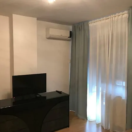 Tri Sesira Inn 4*